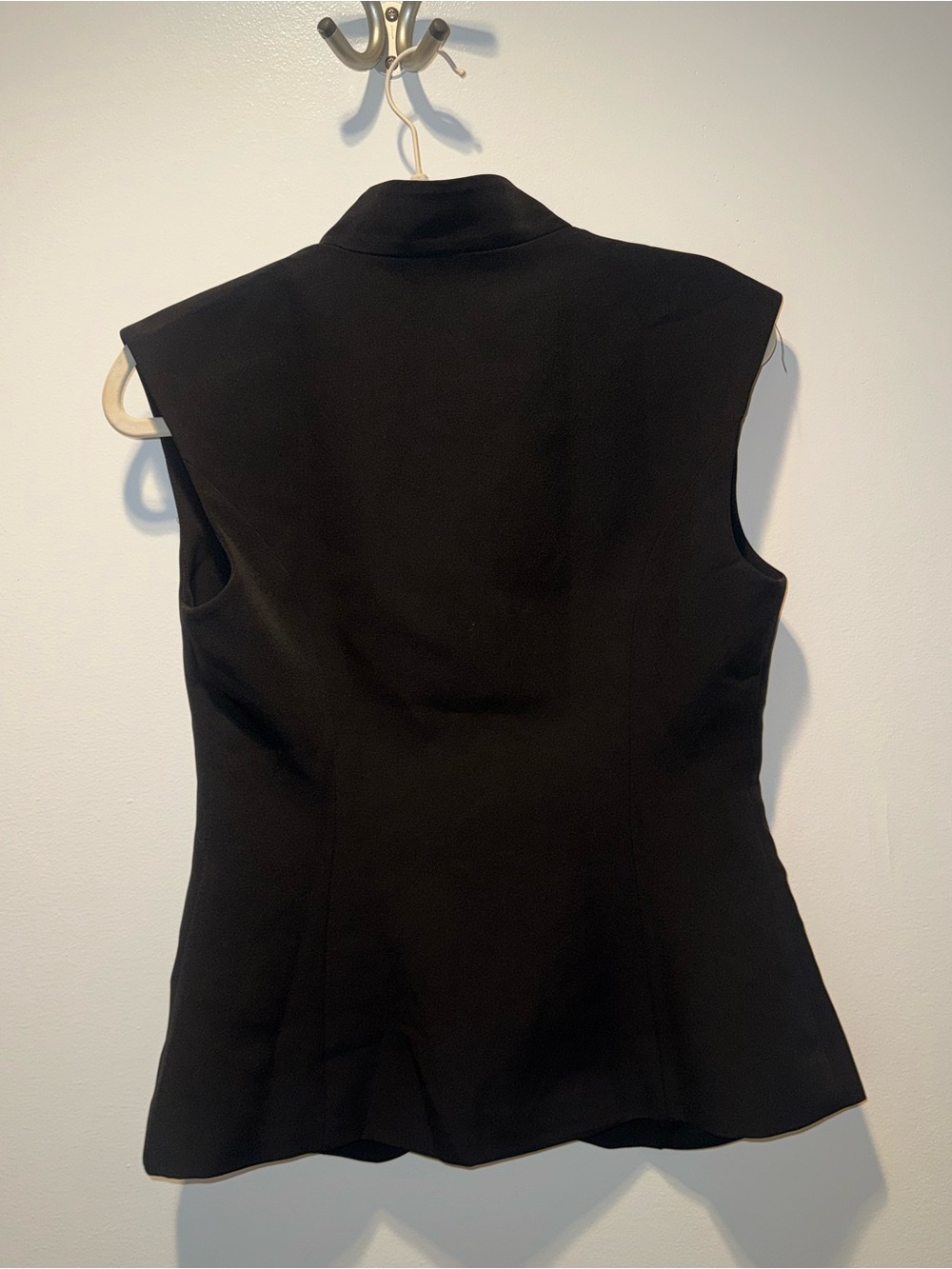 Commense Structured Sleeveless Vest with Waist Buckle NWT - Picture 8 of 8